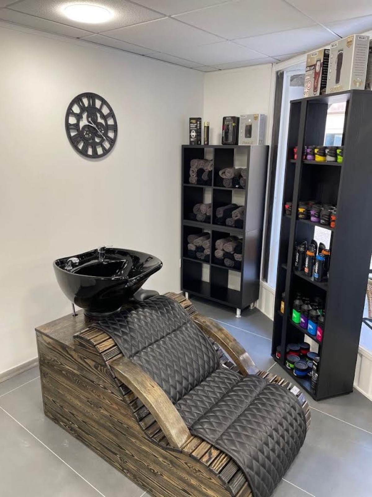 B&B HAIR STUDIO